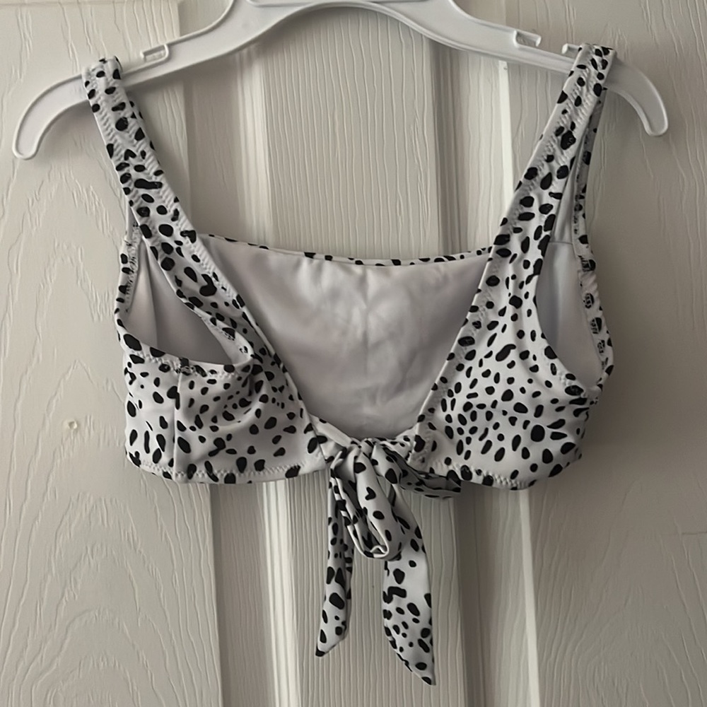 Pattern Ruffle Bikini Top - Picture 2 of 4